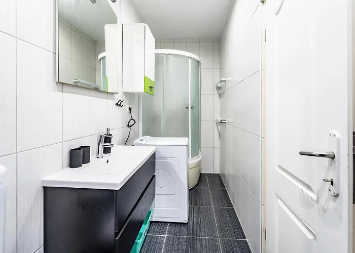 2 Bedroom Gorgeous In