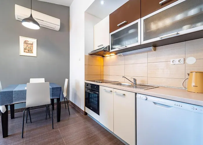 2 Bedroom Gorgeous In *