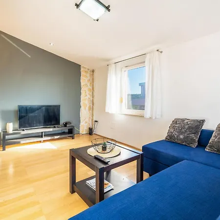 2 Bedroom Gorgeous In Apartman Zadar