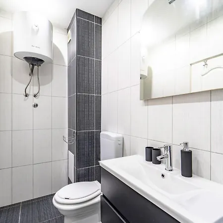 2 Bedroom Gorgeous In Διαμέρισμα